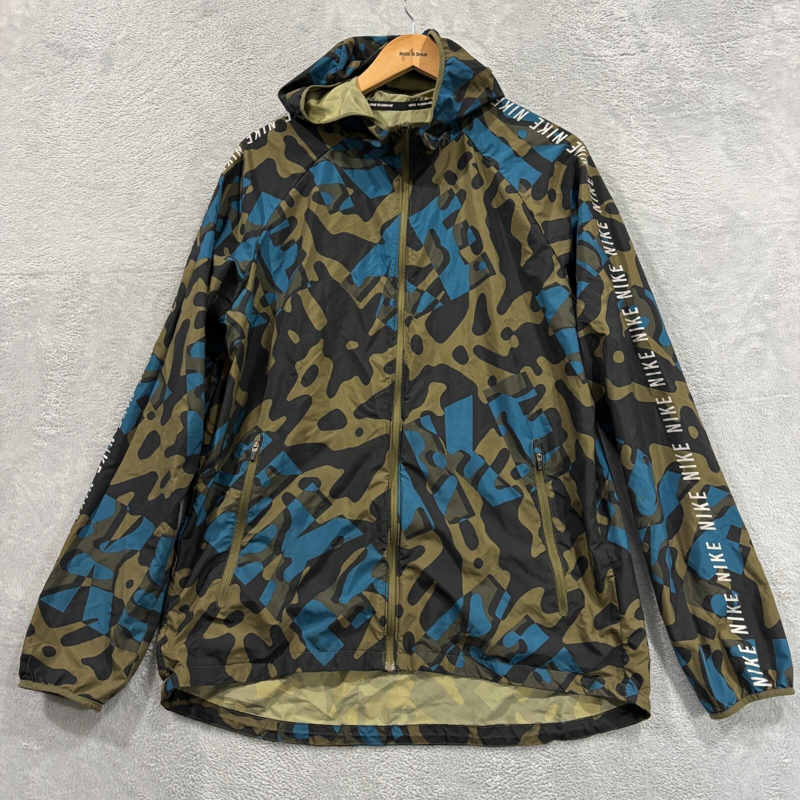 Nike Running Essentials Jacket Men M Green Blue Camo Reflective Print Hooded